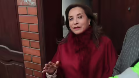 Fiscalía advierte riesgo de fuga de Dina Boluarte a Estados Unidos, donde reside su hijo