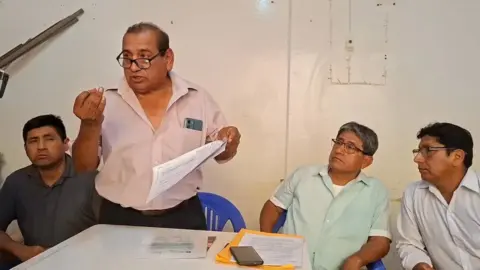 Ica: mercados denuncian que EMAPICA les presiona pidiéndoles 100 mil soles por alcantarillado