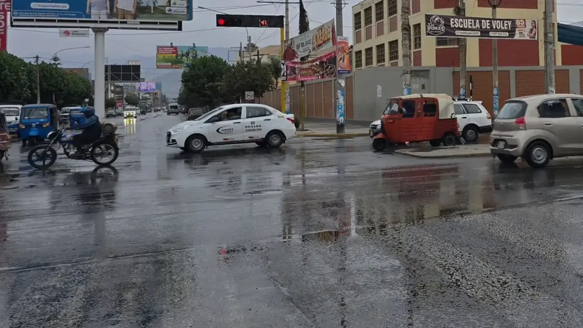 Ica amaneció con intensas lluvias este 5 de enero y causó aniegos, apagones y suspensión de labores
