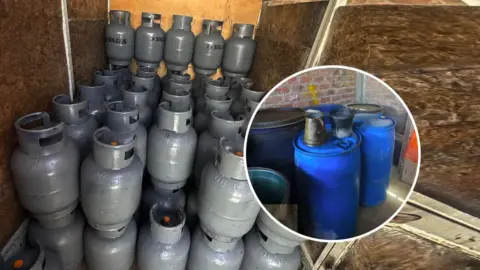 Pisco: Policía desbarata un centro clandestino de gas y otros combustible bamba en Paracas