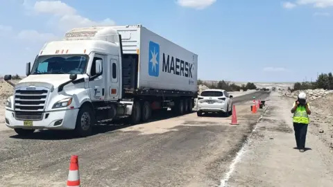 Ica: MTC concluye rehabilitación de Panamericana Sur en Ocucaje, km 337+400