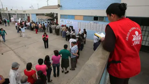JNE lanza más de 40 mil vacantes para fiscalizadores electorales sin experiencia en todo el Perú