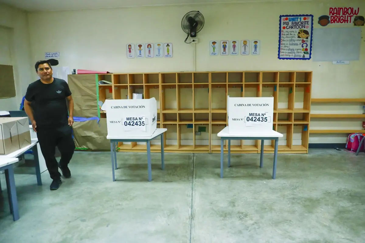 Ricardo Belmont y Vladimir Cerrón no emitieron su voto en las Elecciones 2026