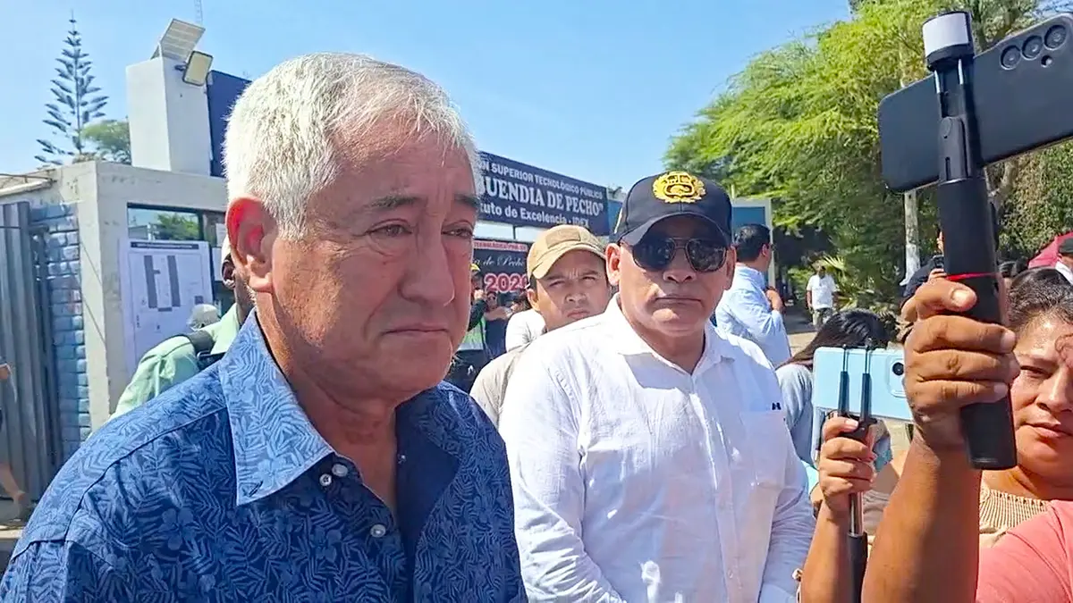 Congresista de Ica José Luis Elías se quiebra al acudir a votar y desata ola de burlas