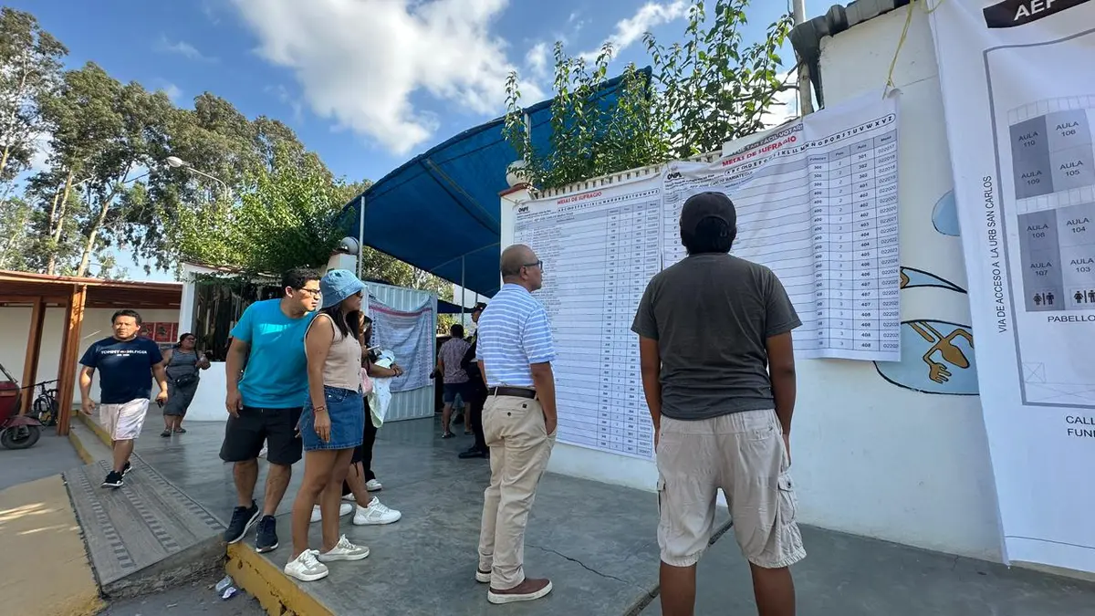 JNE amplía horario de votación hasta las 18:00 horas por demoras en mesas