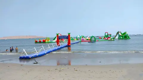 Paracas: Desalojan a "Ocean Park" de playa El Chaco por operar sin permisos en el mar