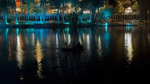 Pasean a oscuras a Miss Universo Fátima Bosch en Huacachina y desata lluvia de críticas por papelón