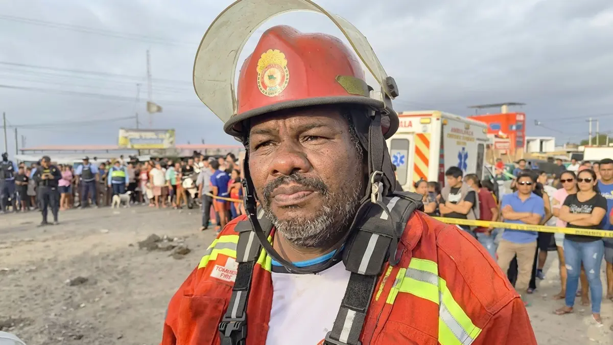 Piden cadena de oración por Rudy Huaytán, bombero emblemático de Ica