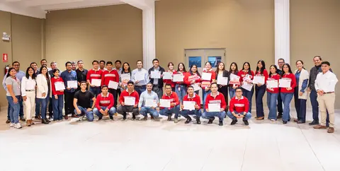 Caja Ica reconoce el talento y compromisos de sus colaboradores en ceremonia de reconocimiento al desempeño 2025