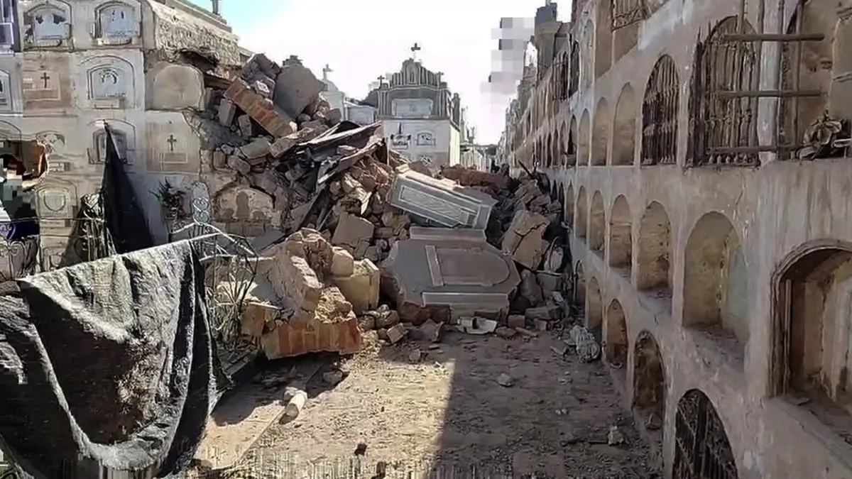 Temblor 6.1 en Ica derrumba pabellón del cementerio Saraja y deja féretros expuestos a la vista pública