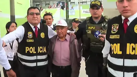 Policía detiene a hombre que destrozó actas de votación en Los Olivos