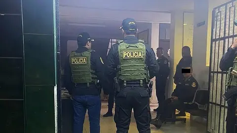 Policía hiere de un disparo a compañero dentro de comisaría en Ica y termina detenido