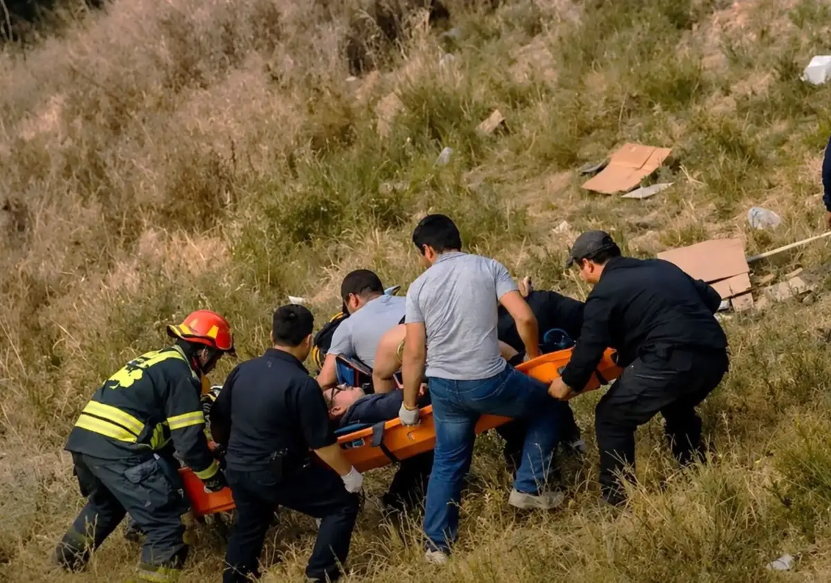 Cajamarca: 14 fallecidos tras caída de combi a abismo de 500 metros