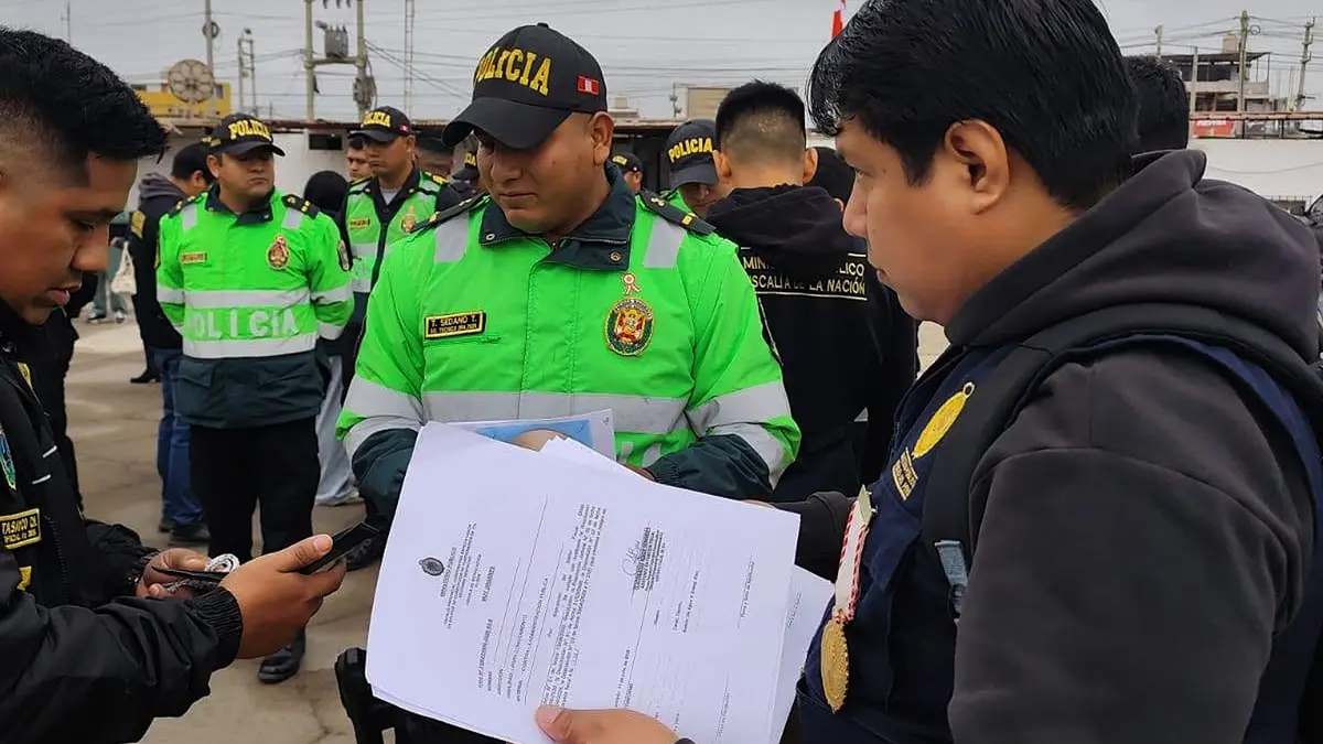 Detienen a capitán PNP y cuatro policías por presunta corrupción en Nasca
