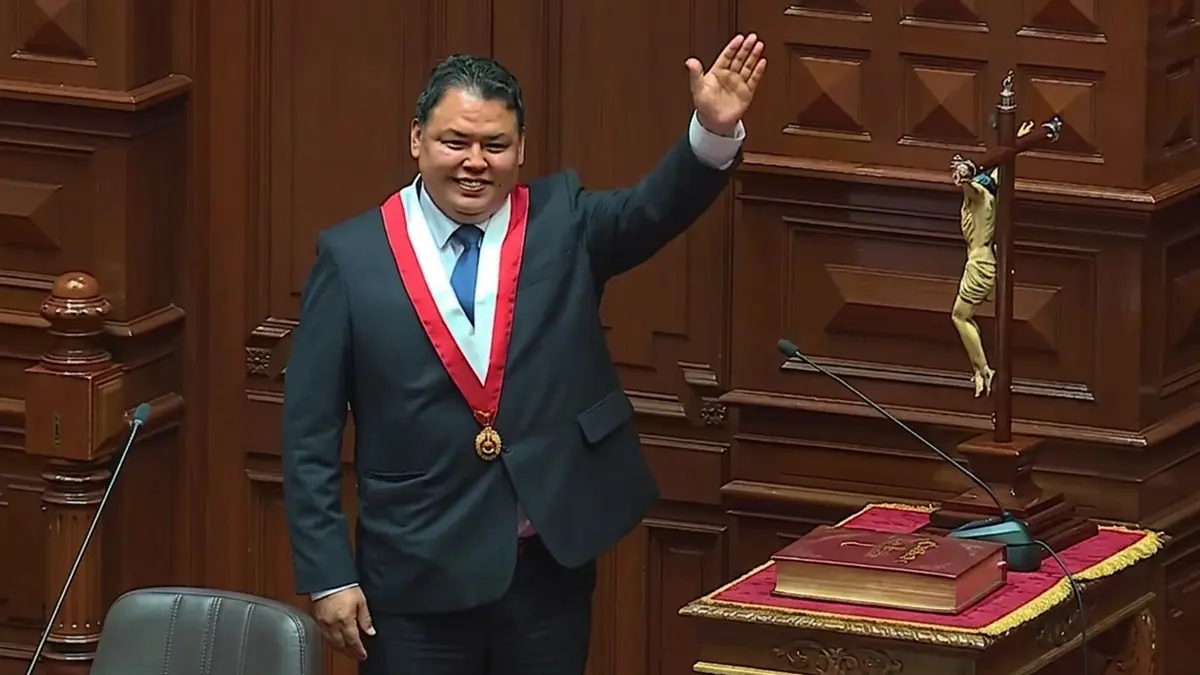 Diputado por Ica José Yataco de Obras jura como tercer vicepresidente de la Cámara de Diptuados