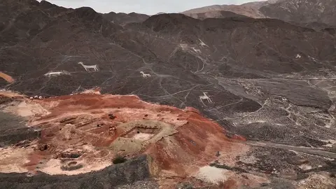 Impactante reportaje capta botaderos de basura y minería ilegal junto a las Líneas de Nasca