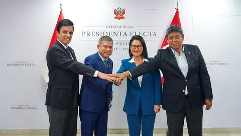 Keiko Fujimori anuncia a Elmer Cuba como Ministro de Economía y Carlos Espá como Canciller