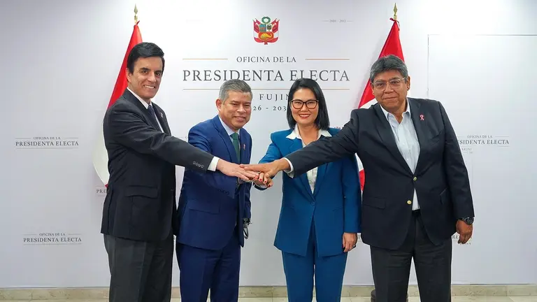 Keiko Fujimori anuncia a Elmer Cuba como Ministro de Economía y Carlos Espá como Canciller