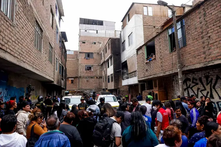 Lima: Incendio en La Victoria deja diez fallecidos, incluidos cinco menores de edad