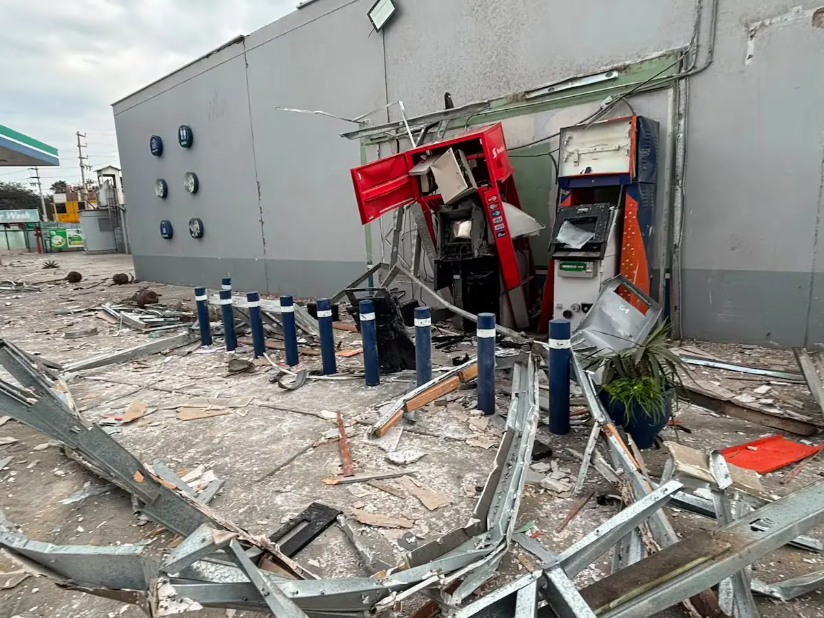 Año de prisión preventiva para los tres acusados de destruir cajero y robar más de S/140 mil en Ica