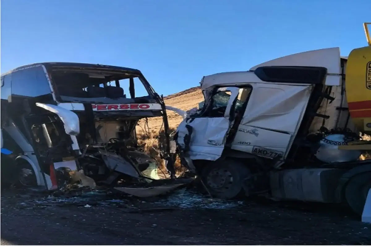 Ayacucho: Accidente entre bus y tráiler deja un fallecido y 21 heridos
