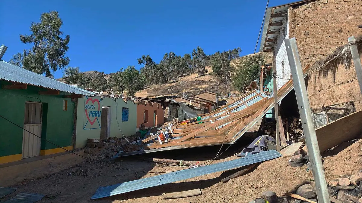 Fuertes vientos arrancan techos y dejan viviendas dañadas en San Pedro de Huacarpana, Chincha