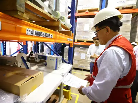 Hallan miles de materiales educativos abandonados en almacenes de las siete UGEL limeñas