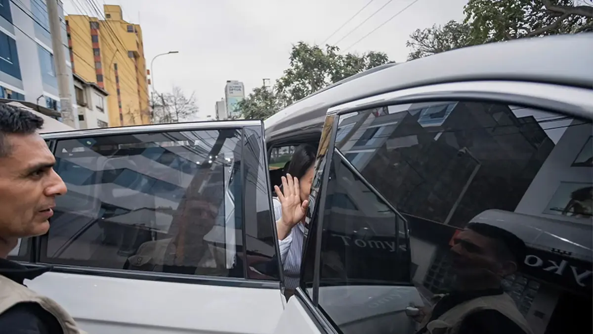 Keiko Fujimori es captada saliendo de spa donde se reunía con polémico empresario argentino