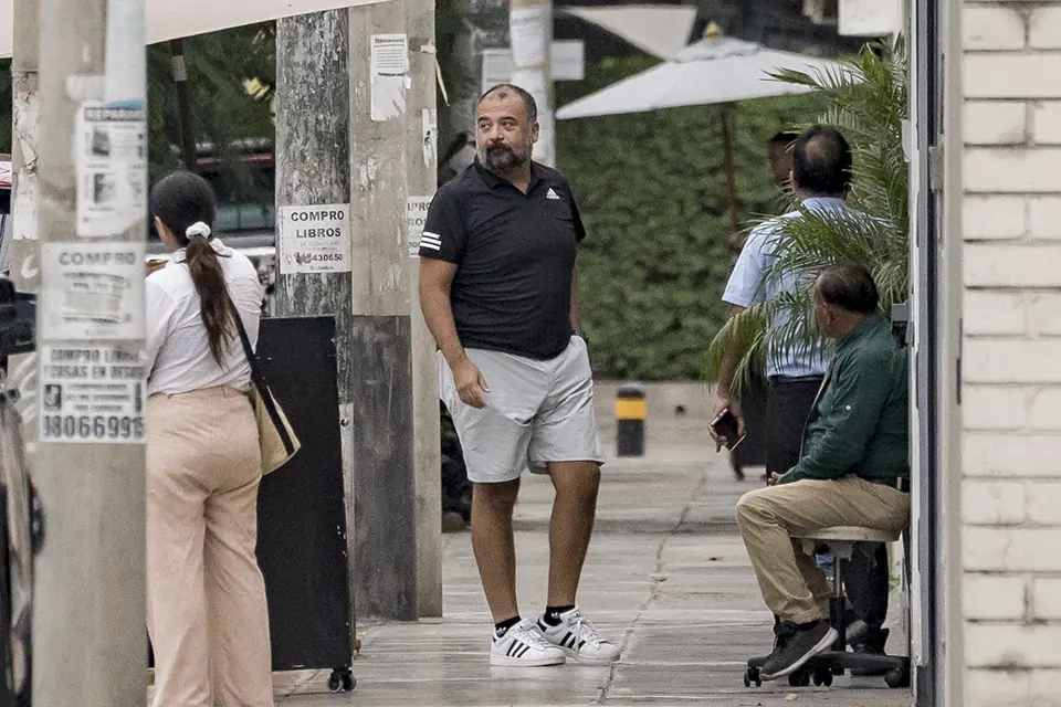 Keiko Fujimori es captada saliendo de spa donde se reunía con polémico empresario argentino