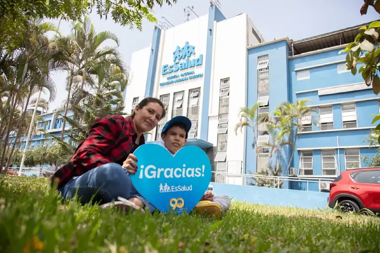 Menor de 10 años vuelve a comer tras compleja reconstrucción esofágica en EsSalud
