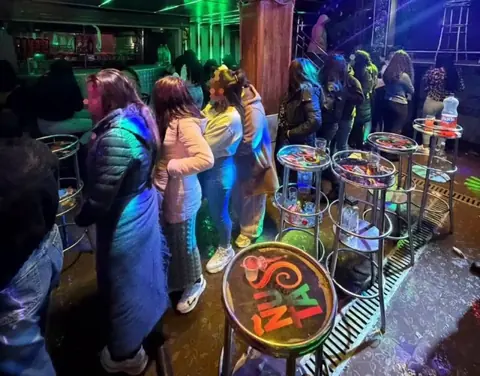 Puno: Policía rescata a 52 personas en operativo contra trata en La Rinconada